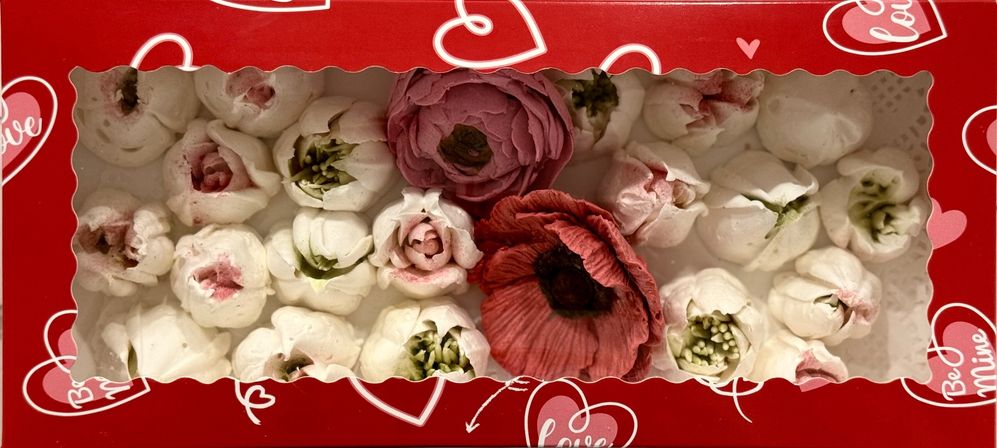 Delicious 3D edible floral arrangements image 69