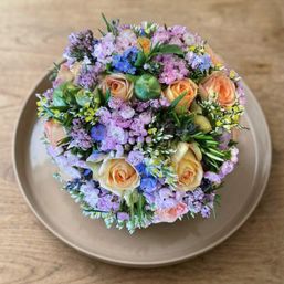 Eatable 3D floral arrangements and uniquely designed desserts image 18