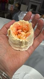 Eatable 3D floral arrangements and uniquely designed desserts image 62