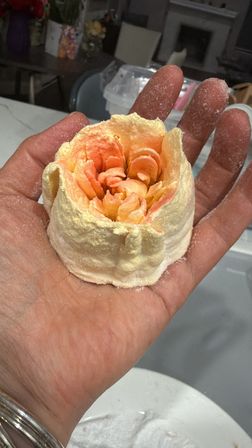 Eatable 3D floral arrangements and uniquely designed desserts image 62