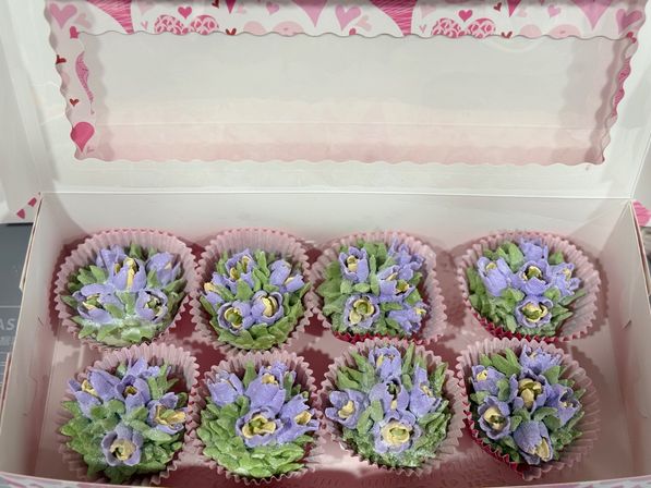 Delicious 3D edible floral arrangements image 81