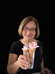 Delicious 3D edible floral arrangements image 57