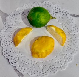 Eatable 3D floral arrangements and uniquely designed desserts image 40