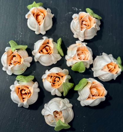 Delicious 3D edible floral arrangements image 76