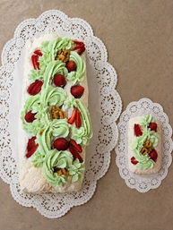 Eatable 3D floral arrangements and uniquely designed desserts image 23