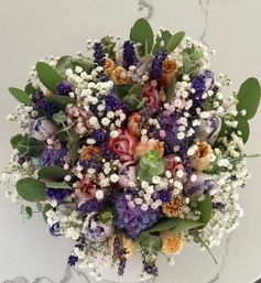 Eatable 3D floral arrangements and uniquely designed desserts image