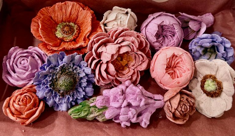 Delicious 3D edible floral arrangements image 64