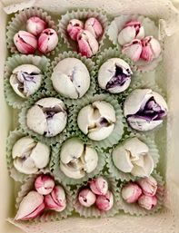 Delicious 3D edible floral arrangements image 67