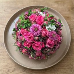 Eatable 3D floral arrangements and uniquely designed desserts image 19