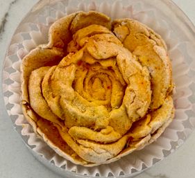 Eatable 3D floral arrangements and uniquely designed desserts image 17