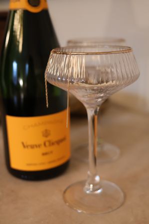 Permanent Jewelry Experience with Custom Welded Bracelets On-Site image 3