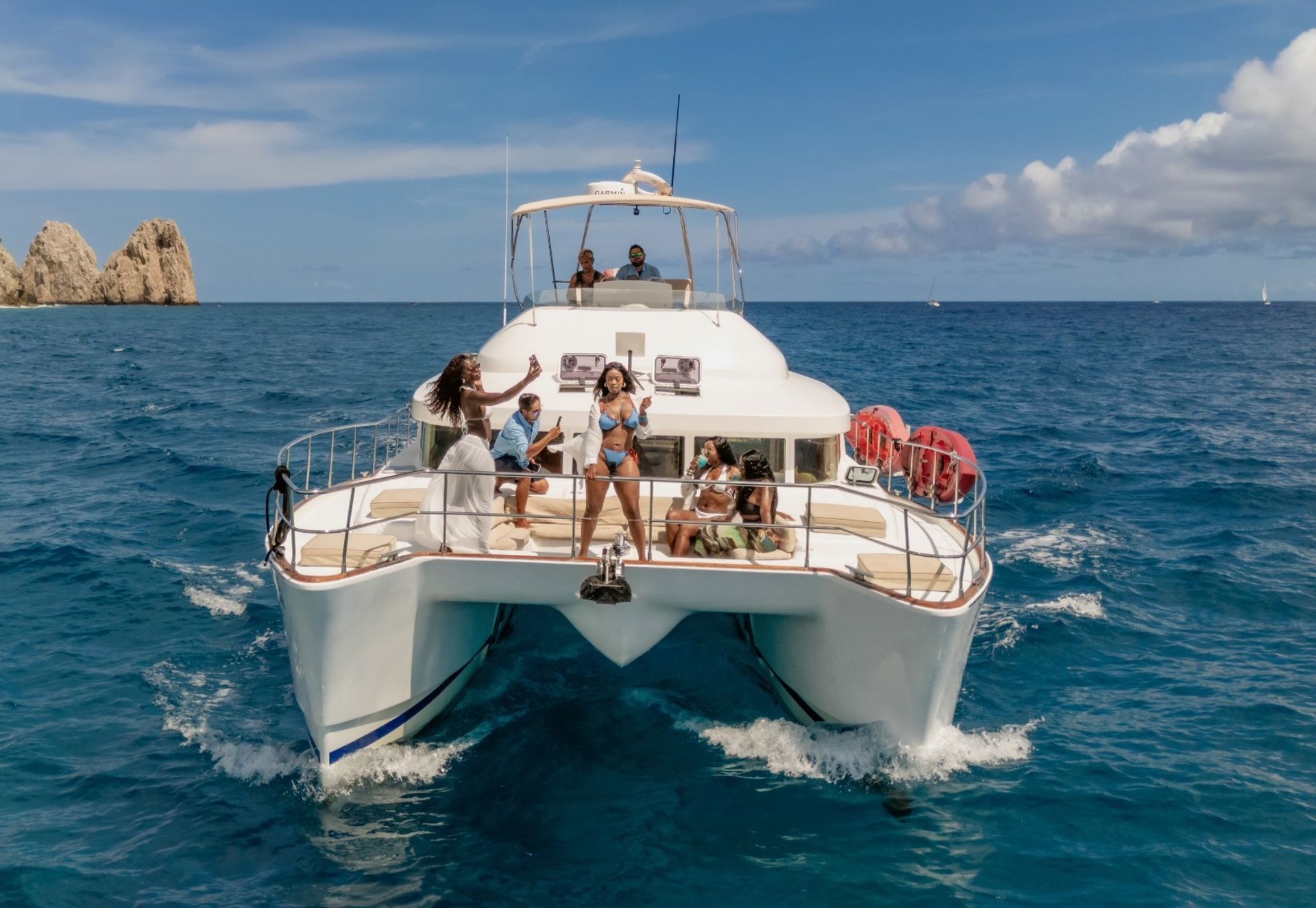 Private Catamaran Charter for Groups - 4 Hours, Snorkeling, Swimming & The Arch image 1
