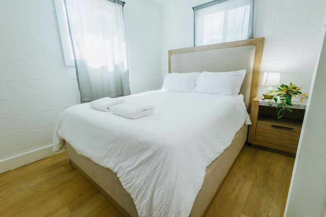 North Shore Group Getaway: Five 3-BR Units for Up to 50 Guests image 47