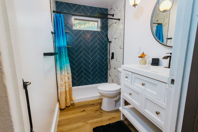 North Shore Group Getaway: Five 3-BR Units for Up to 50 Guests image 32