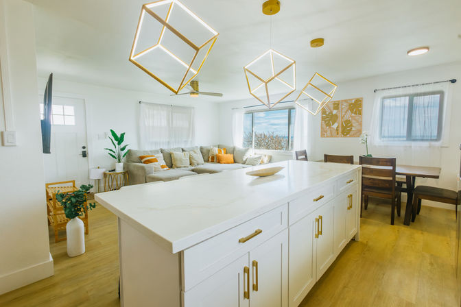 North Shore Group Getaway: Five 3-BR Units for Up to 50 Guests image 54