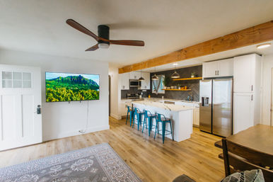 North Shore Group Getaway: Five 3-BR Units for Up to 50 Guests image 54