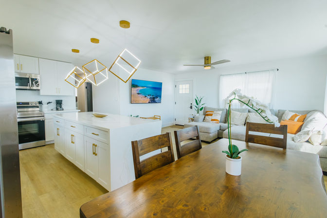 North Shore Group Getaway: Five 3-BR Units for Up to 50 Guests image 55