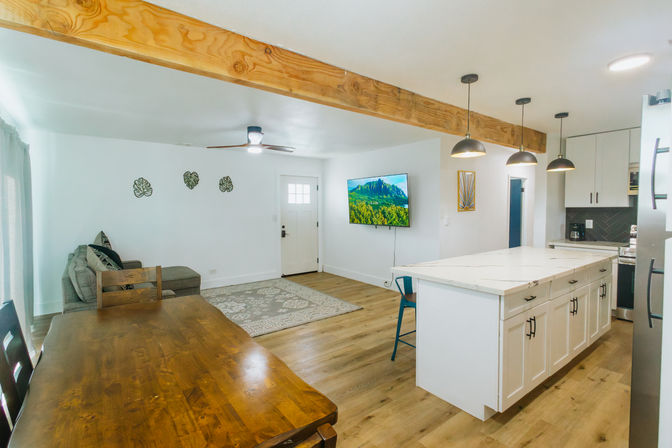 North Shore Group Getaway: Five 3-BR Units for Up to 50 Guests image 29