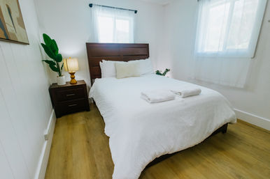 North Shore Group Getaway: Five 3-BR Units for Up to 50 Guests image 79