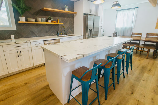 North Shore Group Getaway: Five 3-BR Units for Up to 50 Guests image 35