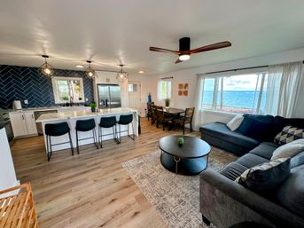 Peaceful Island Getaway: 3-BR Oceanfront Oasis image 5