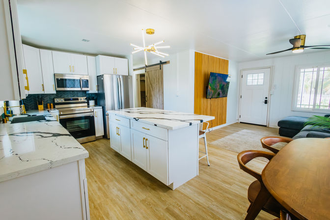 North Shore Group Getaway: Five 3-BR Units for Up to 50 Guests image 64