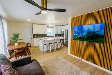 North Shore Group Getaway: Five 3-BR Units for Up to 50 Guests image 85