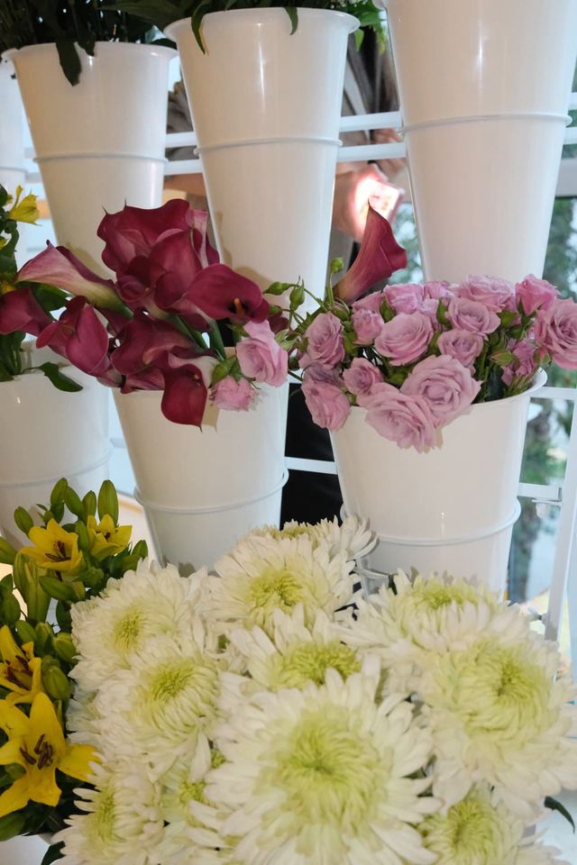 Luxury Flower Bar & Floral Workshop image 3