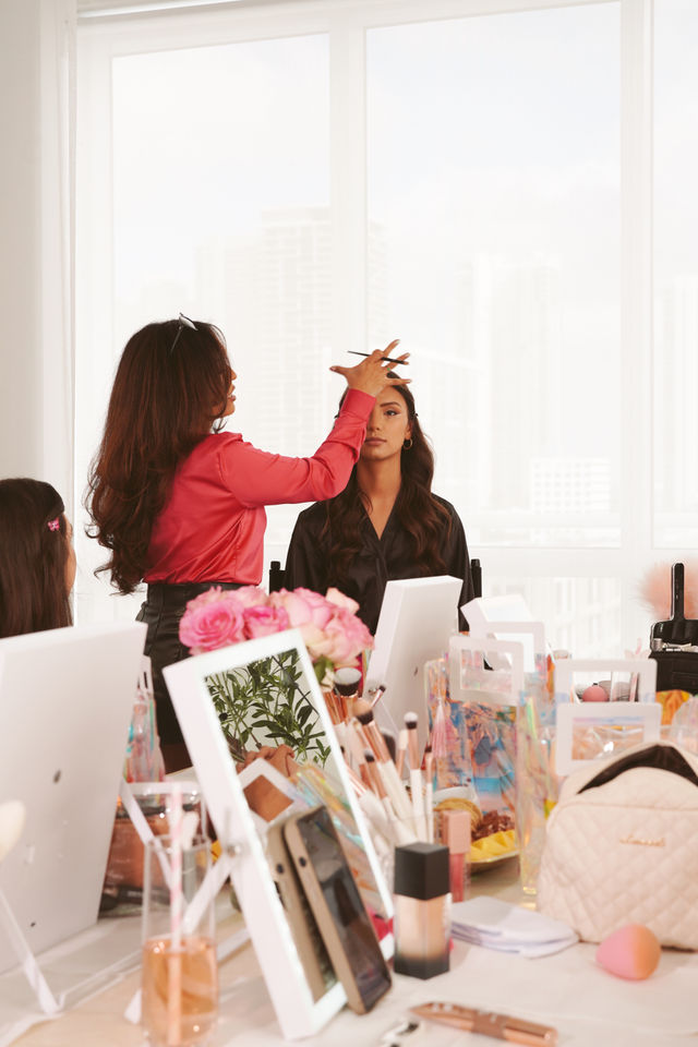 Miami Girls’ Ultimate Makeup Class image 4