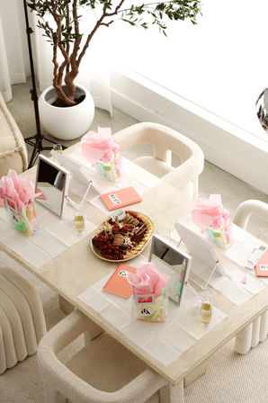 Miami Girls’ Ultimate Makeup Class image 3