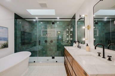 The Peachy Oaks: Ultimate Savannah Bachelorette House with Pool, Karaoke & Glam Room image 15