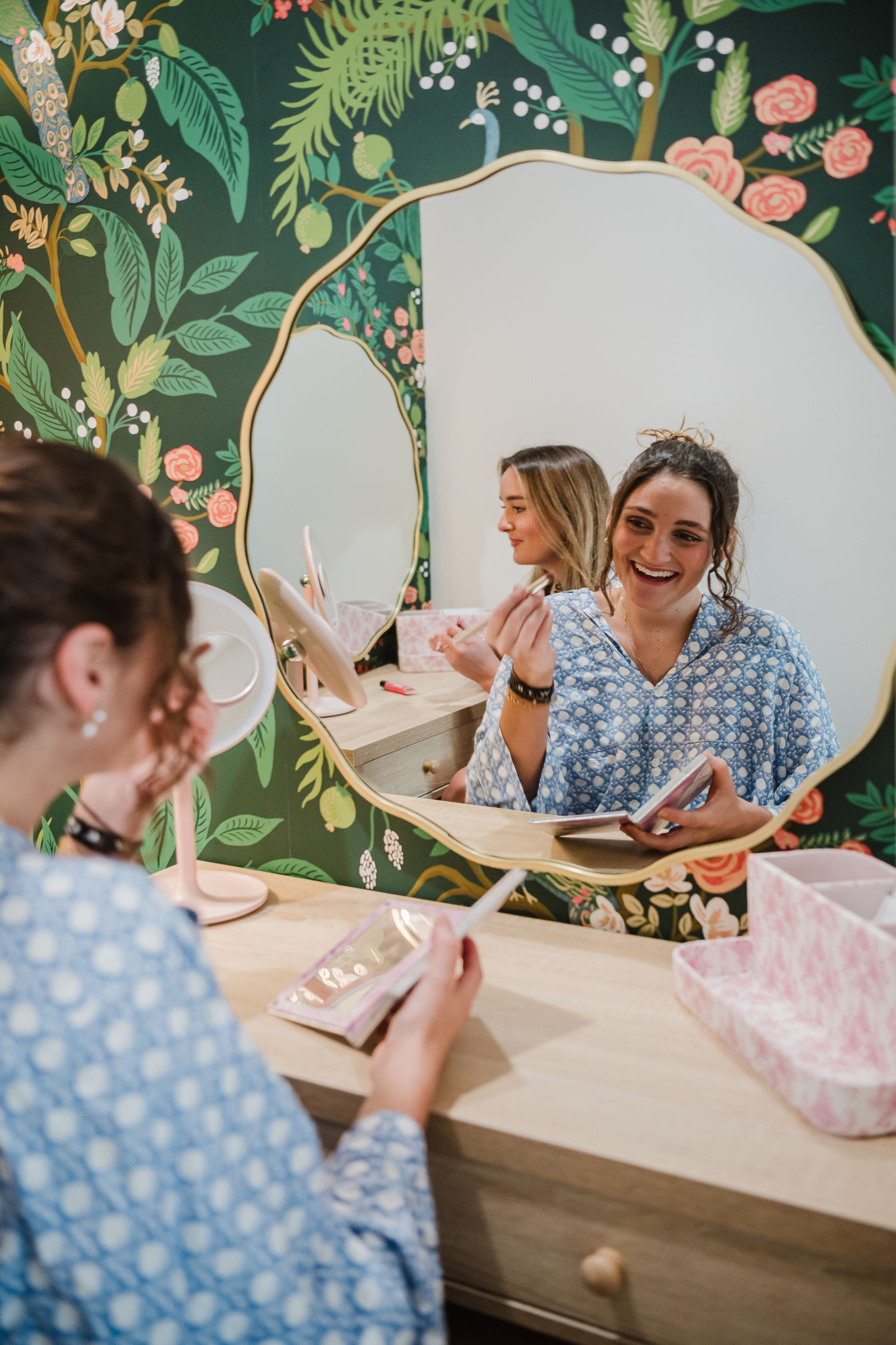 The Peachy Oaks: Ultimate Savannah Bachelorette House with Pool, Karaoke & Glam Room image 2