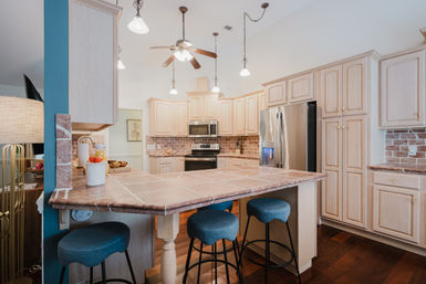 The Peachy Oaks: Ultimate Savannah Bachelorette House with Pool, Karaoke & Glam Room image 20