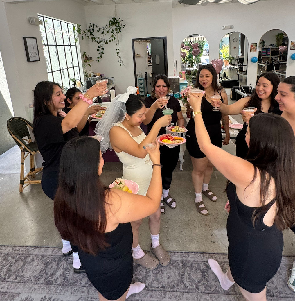 Pilates & Prosecco Party: Great for Birthdays, Bachelorette or Private Groups image 1