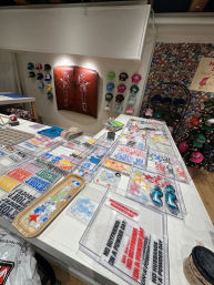 Design Bar Experience: Stylish Trucker Hats, Tote Bags & Accessories image 12