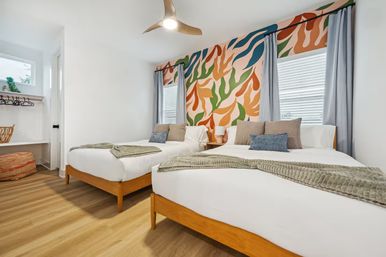 Ultimate Group Retreat: Duplex Duo Rentals with Pool, Mega Hot Tub & Golf (Sleeps 45) image 26