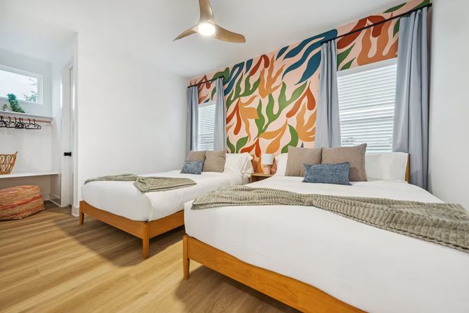 Ultimate Group Retreat: Duplex Duo Rentals with Pool, Mega Hot Tub & Golf (Sleeps 45) image 26