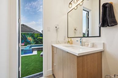 Ultimate Group Retreat: Duplex Duo Rentals with Pool, Mega Hot Tub & Golf (Sleeps 45) image 43