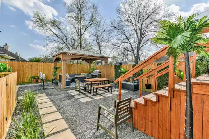 Ultimate Group Retreat: Duplex Duo Rentals with Pool, Mega Hot Tub & Golf (Sleeps 45) image 63