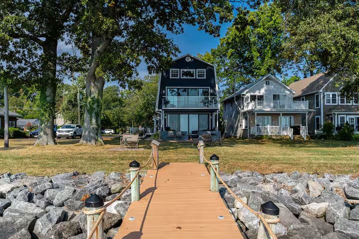 The Bachelorette: 5-BR Waterfront Home on Chesapeake Bay image 4