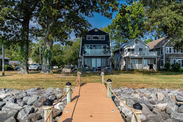 The Bachelorette: 5-BR Waterfront Home on Chesapeake Bay image 4