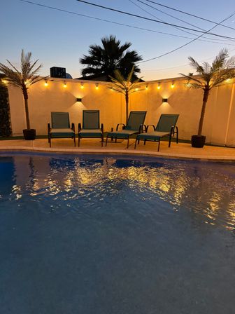 The Blue Bell - Luxury 5-Star Scottsdale Villa: Designer Themed Suites, Pool, Spa & Backyard Oasis image 1