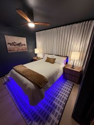 The Blue Bell - Luxury 5-Star Scottsdale Villa: Designer Themed Suites, Pool, Spa & Backyard Oasis image 24