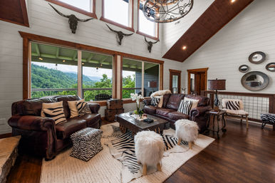 Gatlinburg Splash: Luxury Cabin with Indoor Pool, Hot Tub, Game Room + Theater Room image 12