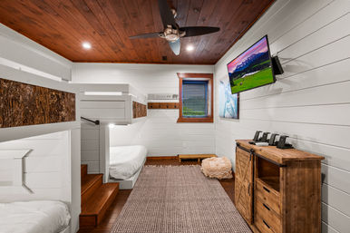 Gatlinburg Splash: Luxury Cabin with Indoor Pool, Hot Tub, Game Room + Theater Room image 24