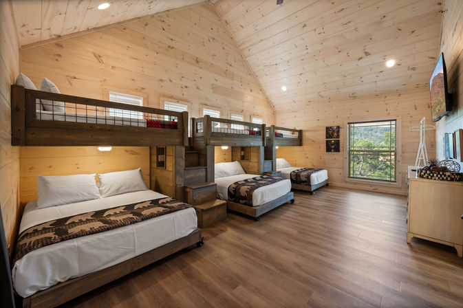 Hawk's Hollow: Golf Sim, Theater, Pool & Hot Tub image 71