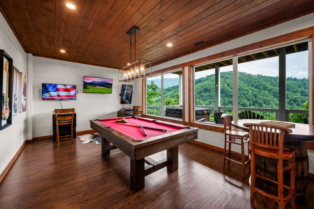 Gatlinburg Cabin with Indoor Pool, Hot Tub + Game Room image 4