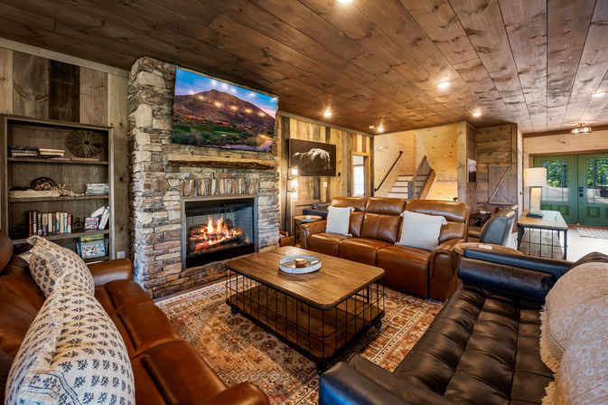 Hawk's Hollow: Golf Sim, Theater, Pool & Hot Tub image 55