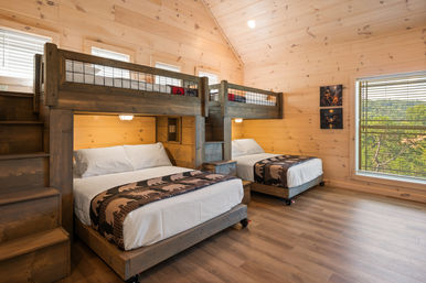 Hawk's Hollow: Golf Sim, Theater, Pool & Hot Tub image 73