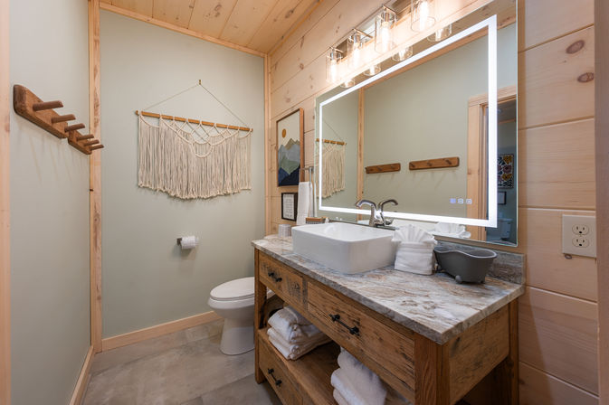 Hawk's Hollow: Golf Sim, Theater, Pool & Hot Tub image 76